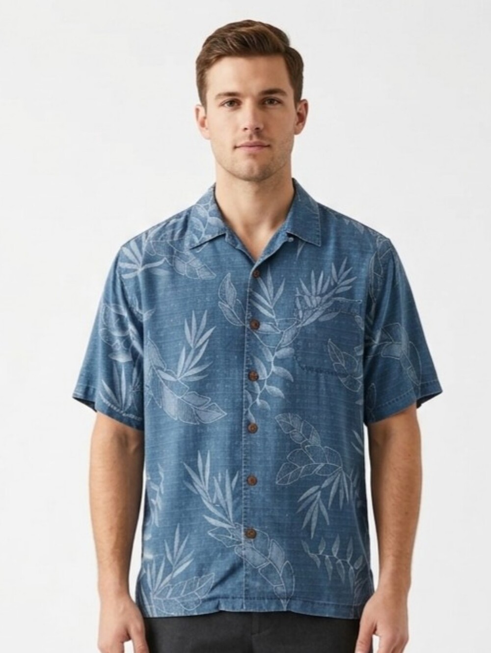 Vintage Jamaica Jaxx Men's Blue Tropical Pint Silk Shirt Button-up Resortwear